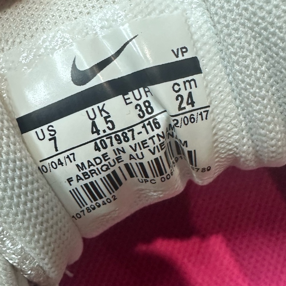 Nike Reax Women's White and Gray Sneakers - Picture 10 of 10